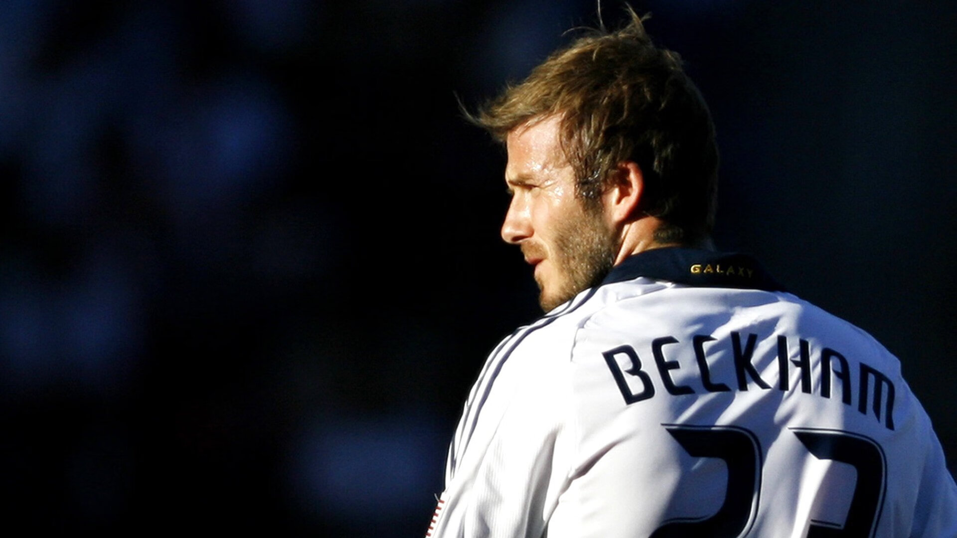 爱游戏app下载-球员对比赛场地条件适应良好技术动作发挥更加自如流畅，球队比赛场数的计算方法